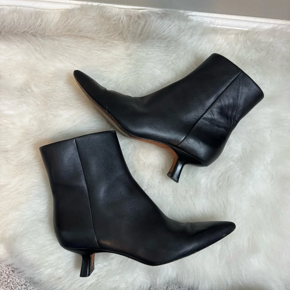 Vince Billy Pointed Toe Leather Ankle Boots 9